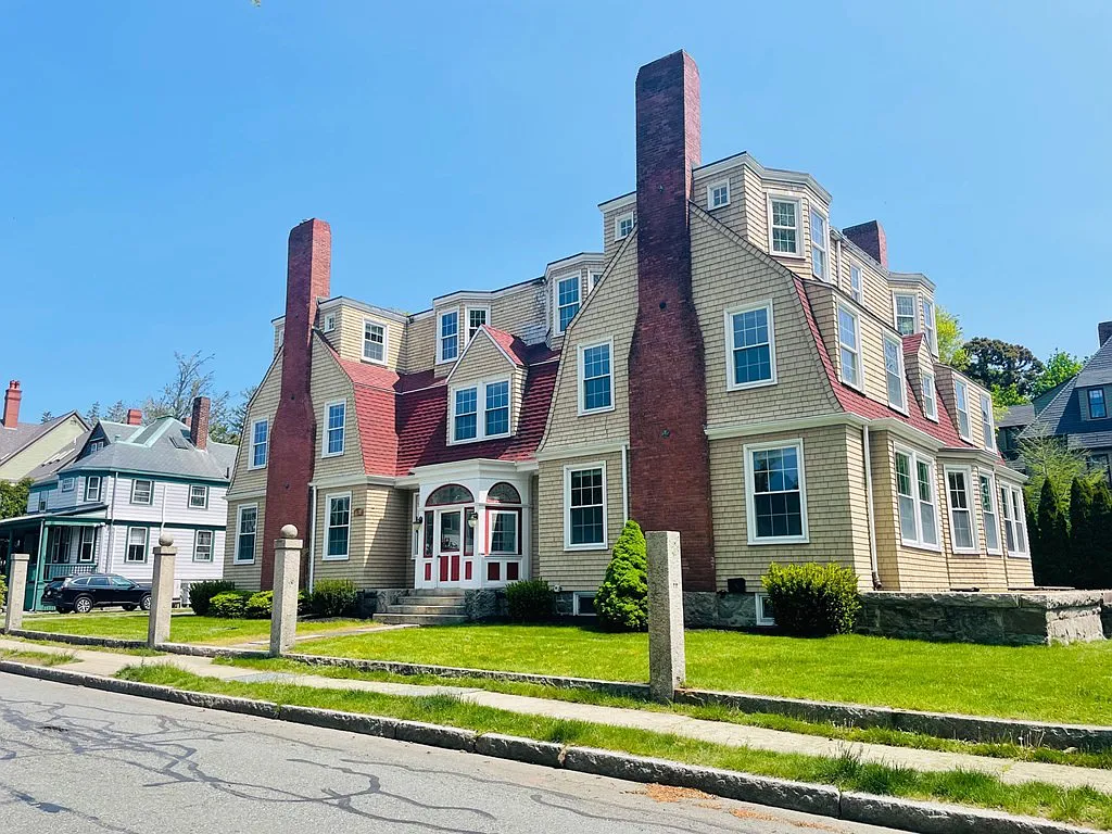 Whaling City Men's Sober House facility