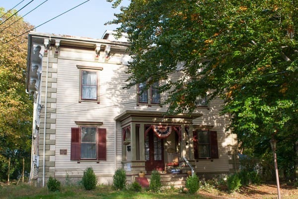 Men of Dignity - Southbridge Men's Sober House facility