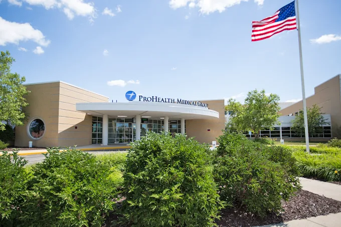 ProHealth Care Medical Group Clinic Oconomowoc facility