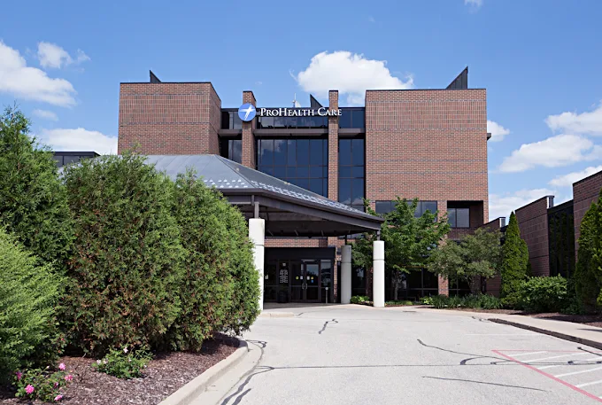 ProHealth Care Medical Group Clinic Mukwonago facility