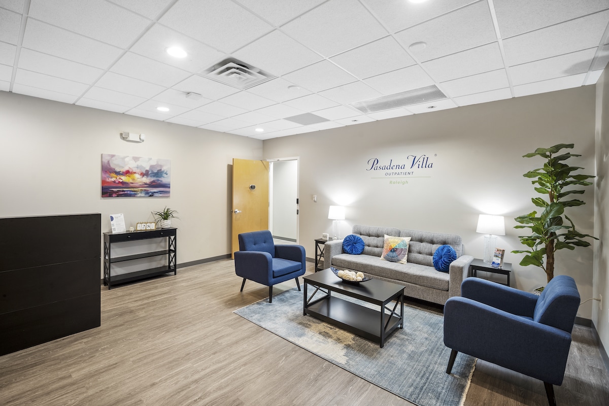 Pasadena Villa Outpatient Raleigh facility photo 4