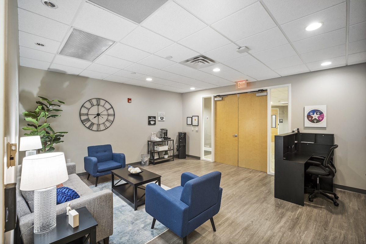 Pasadena Villa Outpatient Raleigh facility photo 2
