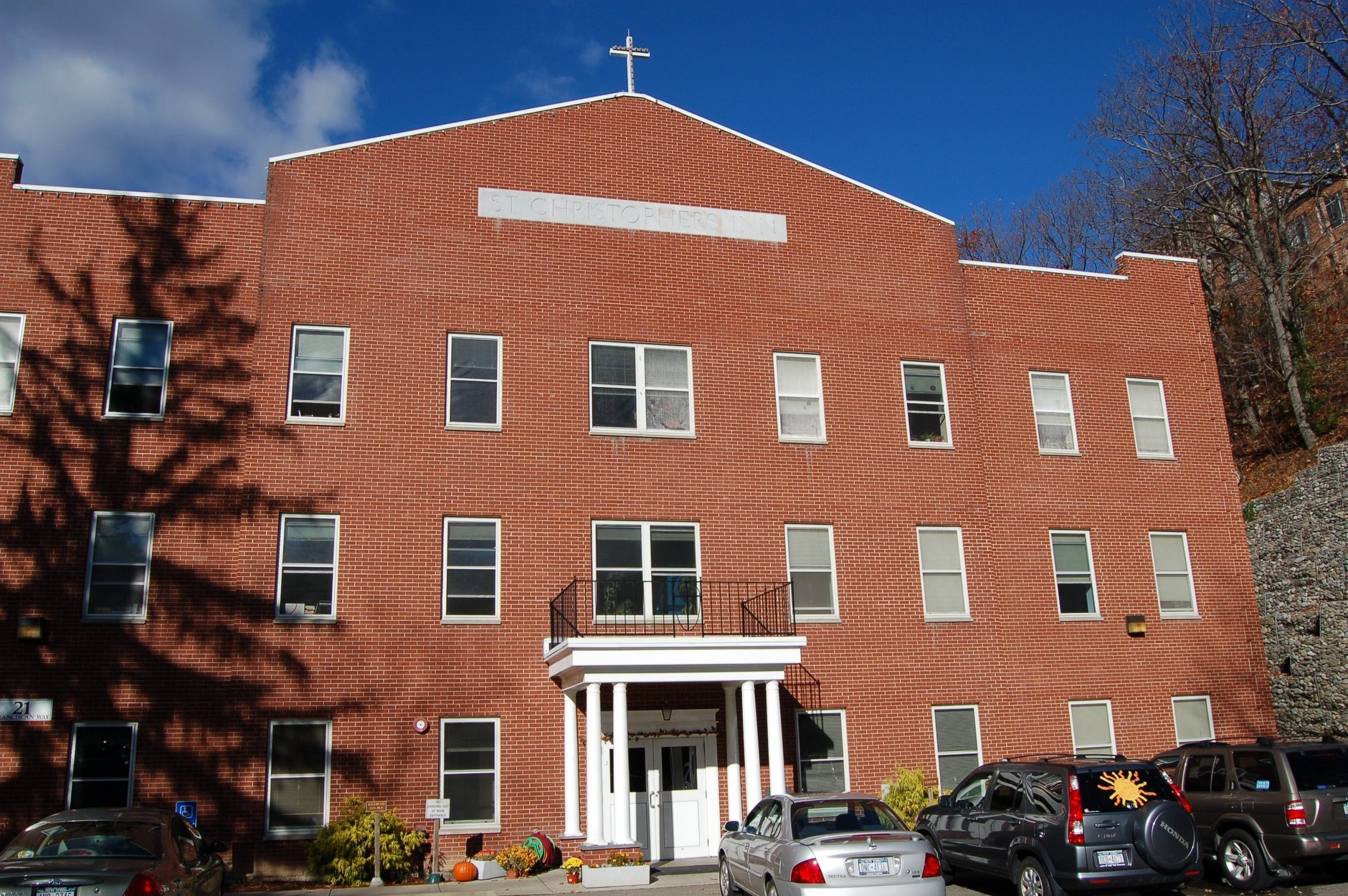 Saint Christophers Inn SRH facility