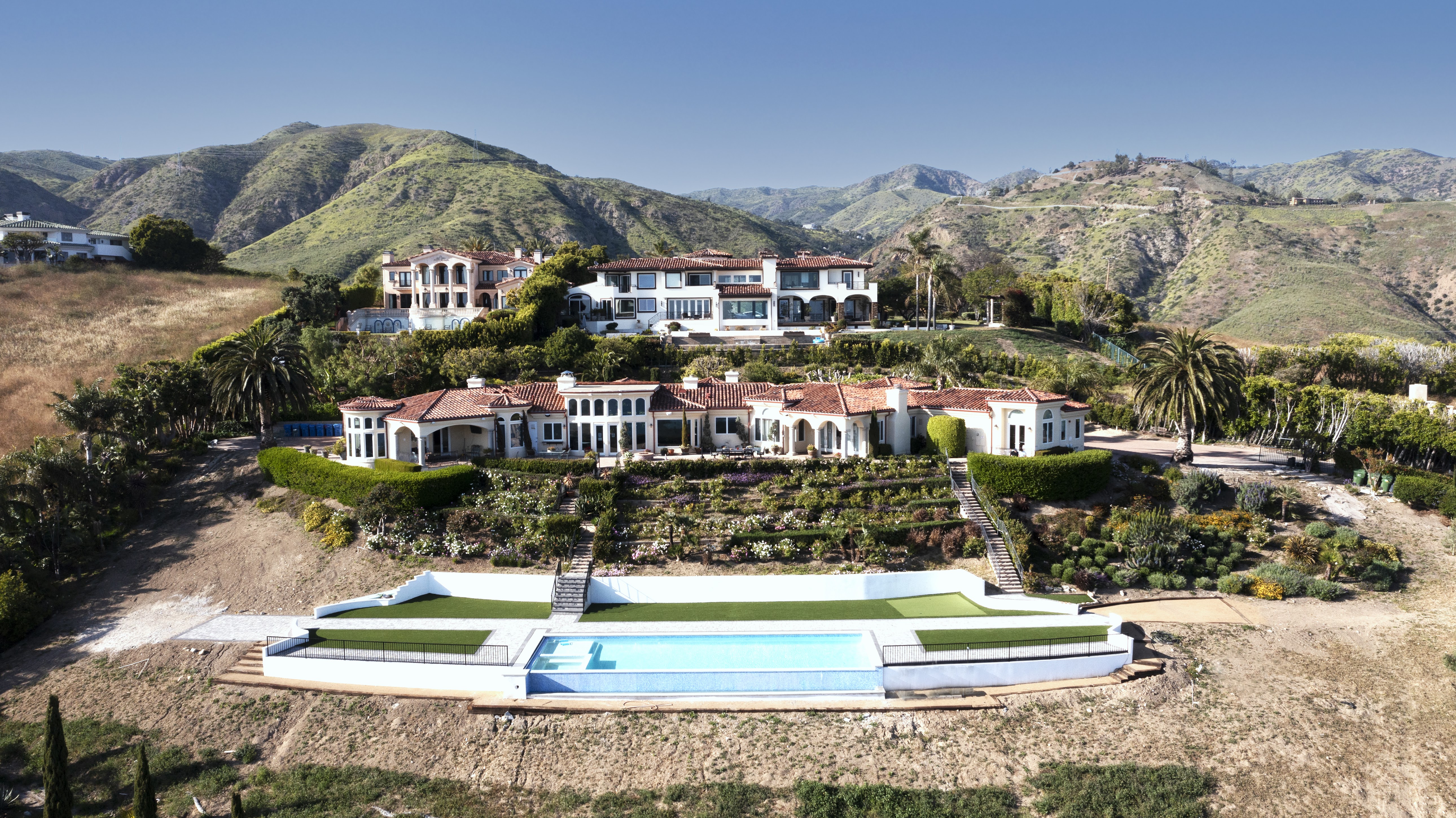 LifeSync Malibu Murphy Residence facility