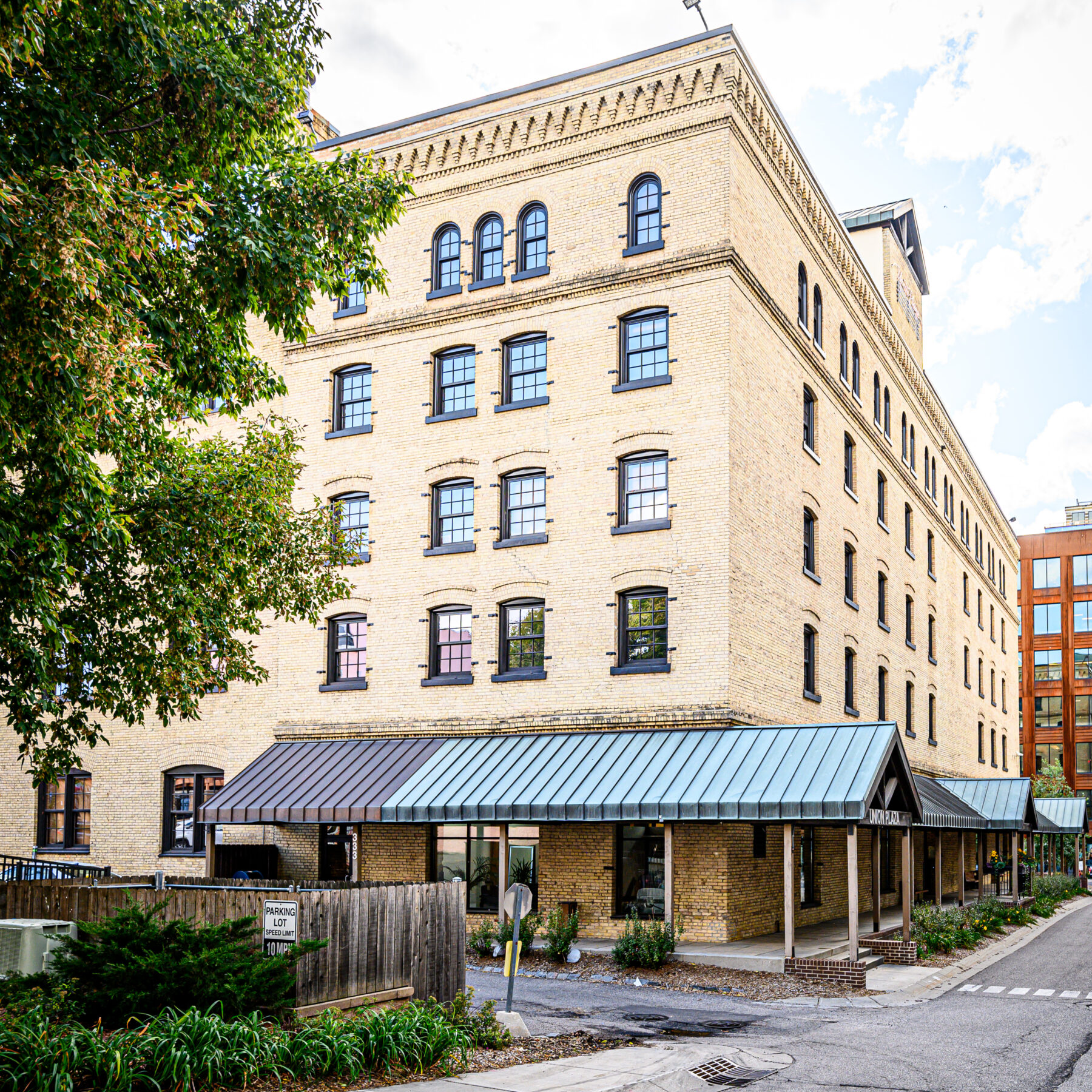 LynLake Centers for WellBeing - Union Plaza facility
