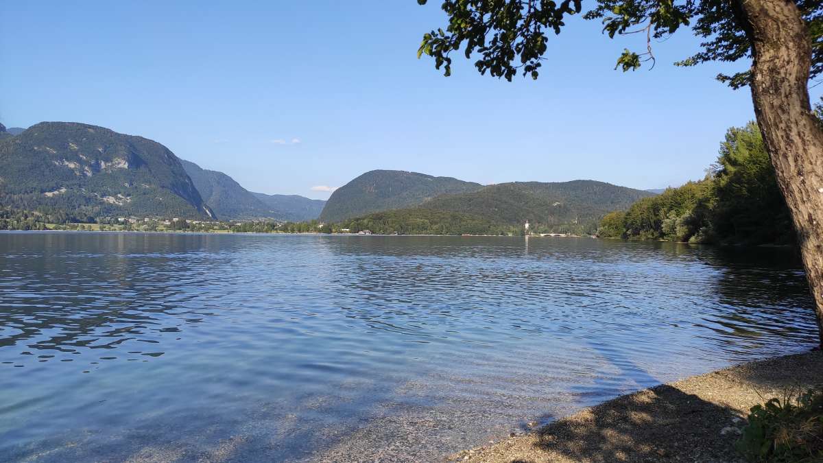 The lake, 20 meters from the hostel