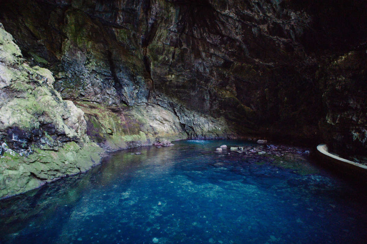 Emerald green lake at the Green spring