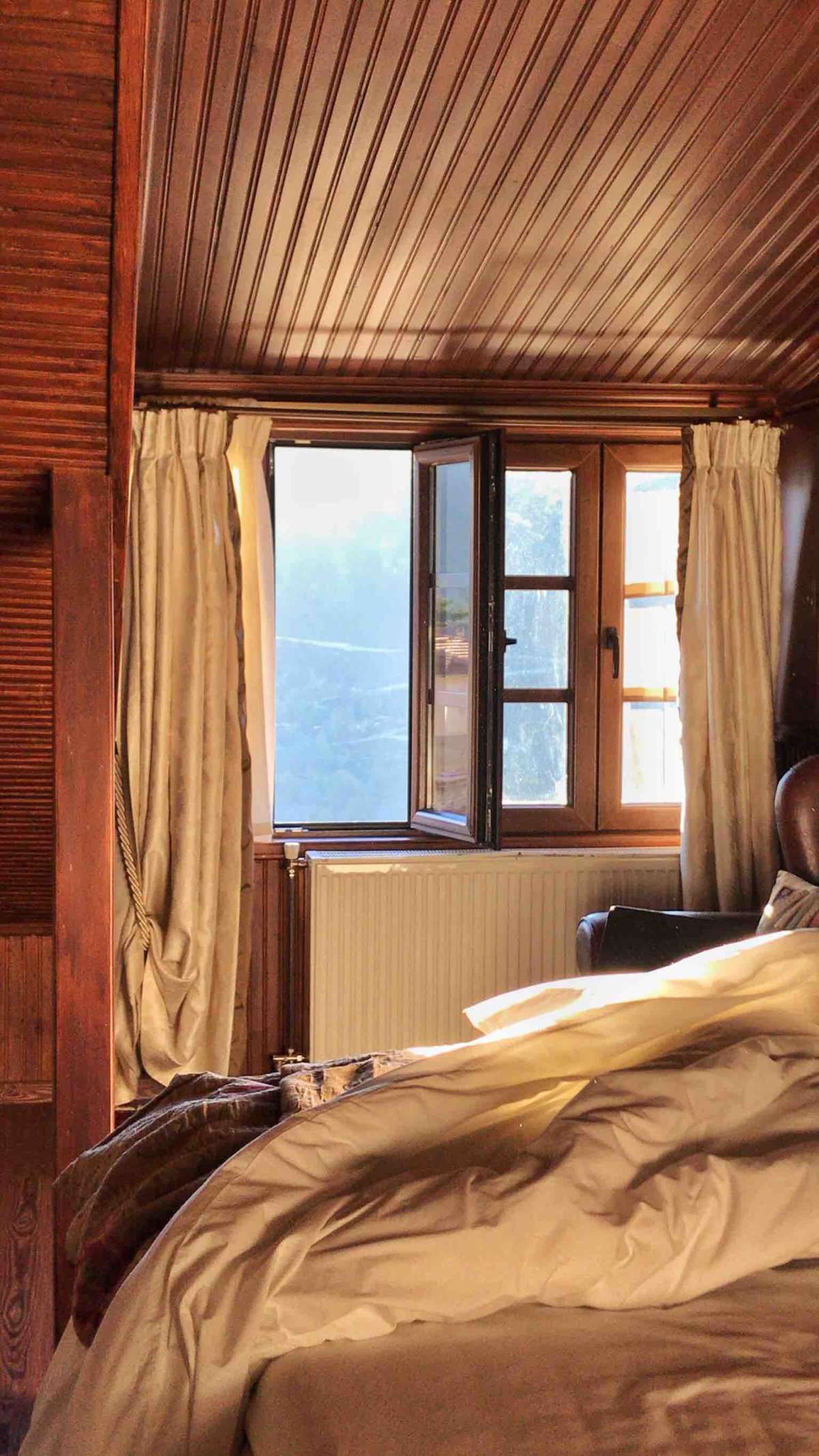 My cosy room in Kassaros Hotel. Good morning, Metsovo!