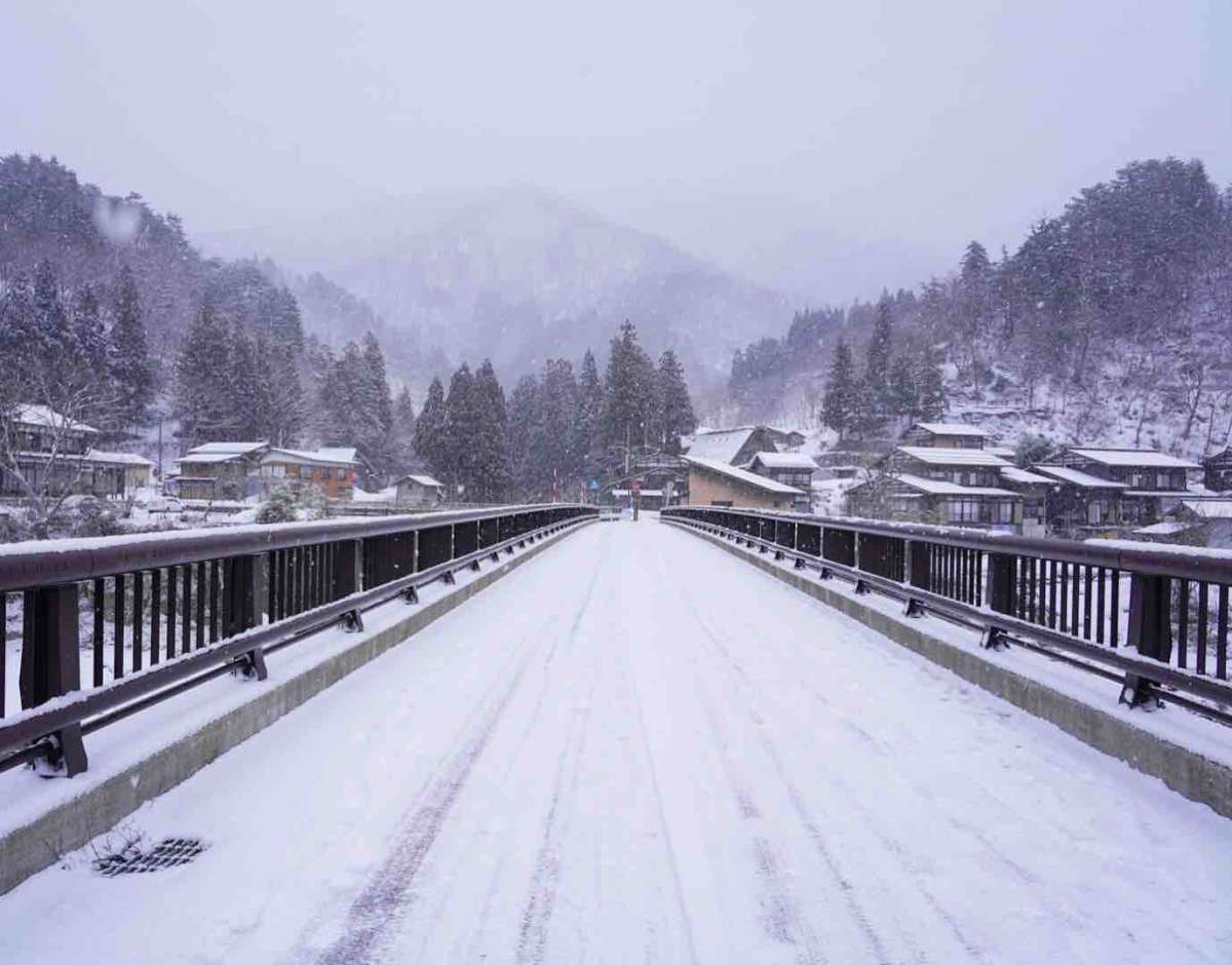 A bridge to Shirakawago