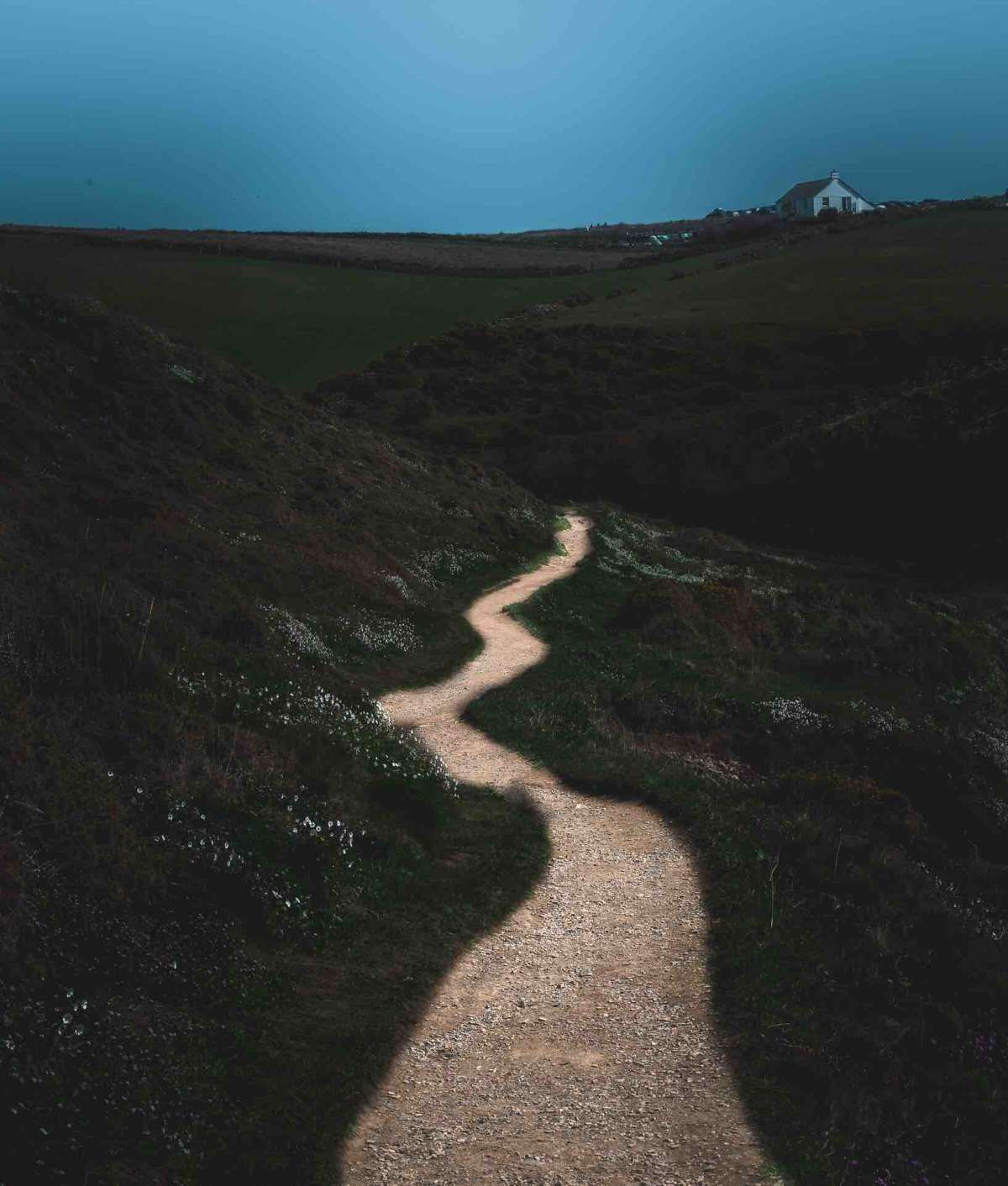 A path and small hut at Lizards Point