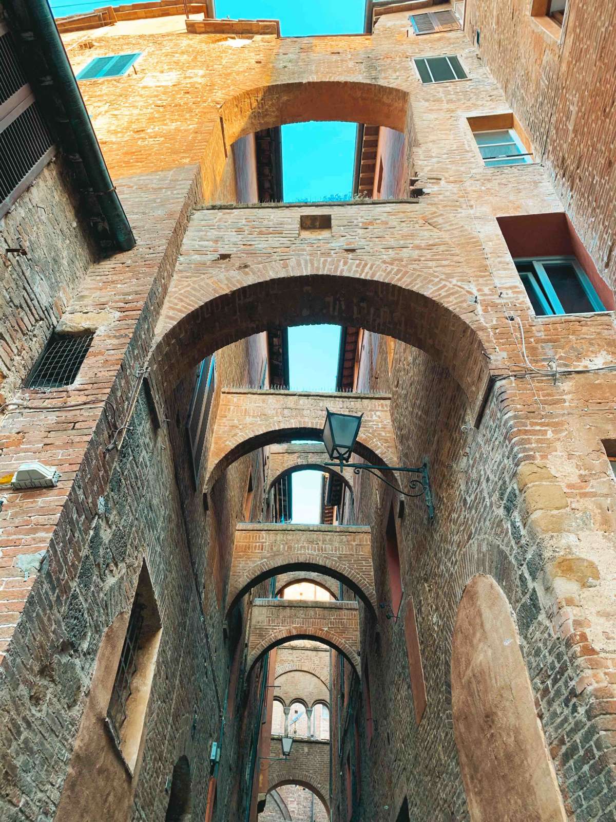 Via della Galluzza - Vicolo degli Archi