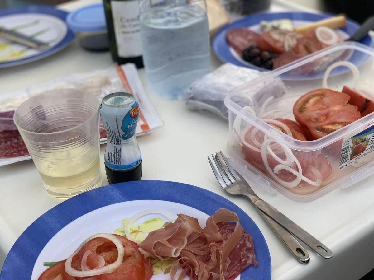 Traditional Lunch on Board with Spanish White WIne