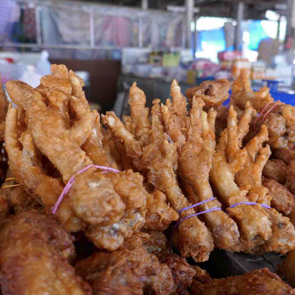 These deep-fried chicken feet would have made the Colonel proud! 