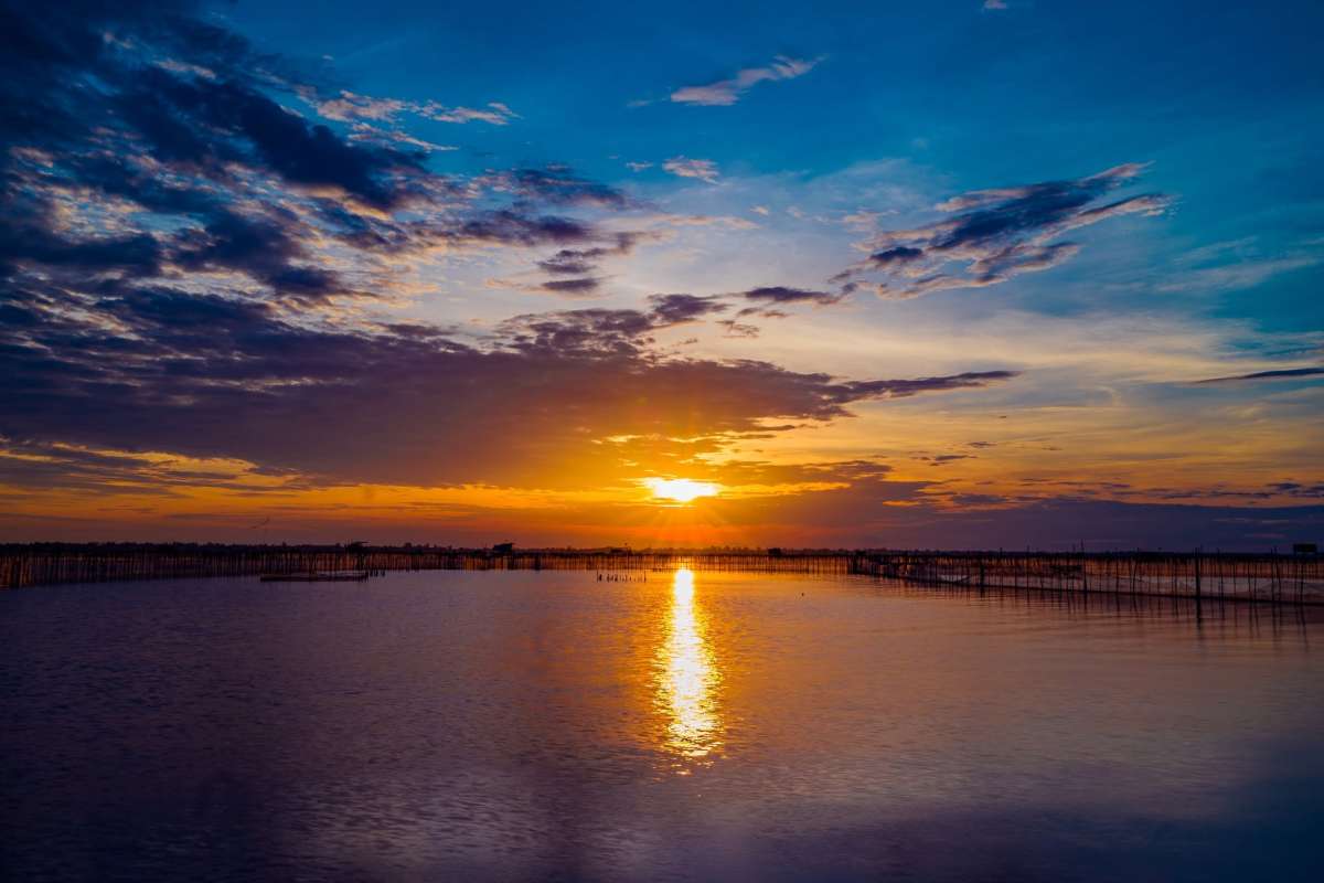 Sunset on Chuồn Lagoon