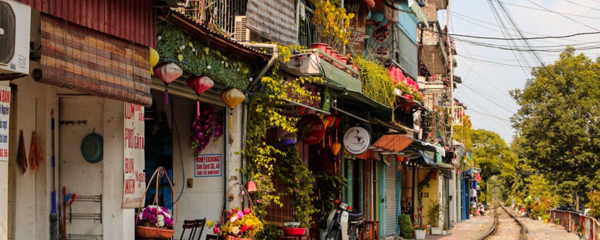 Ninh Binh Getaway - Crossing the street in Vietnam One of the first things  to know in Hanoi was how to cross the busy streets of the city. Hereby some  tip to