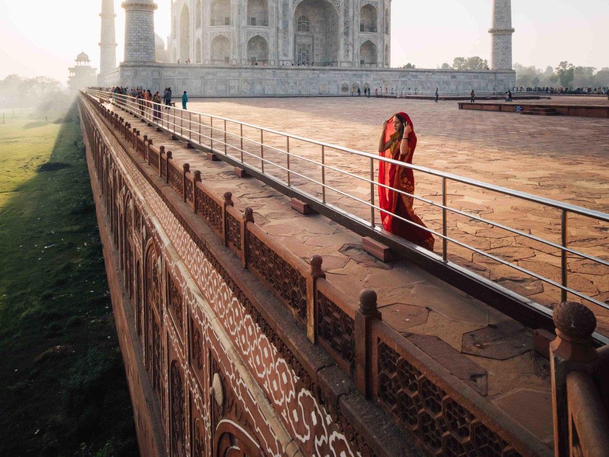 Agra Visiting the Taj Mahal Story Hero Traveler