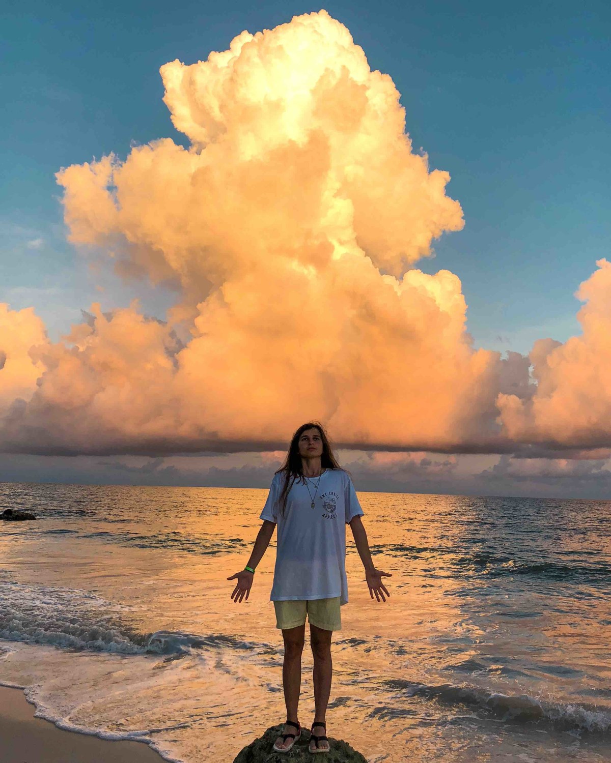 We were lucky to see this cloud of explosion.
