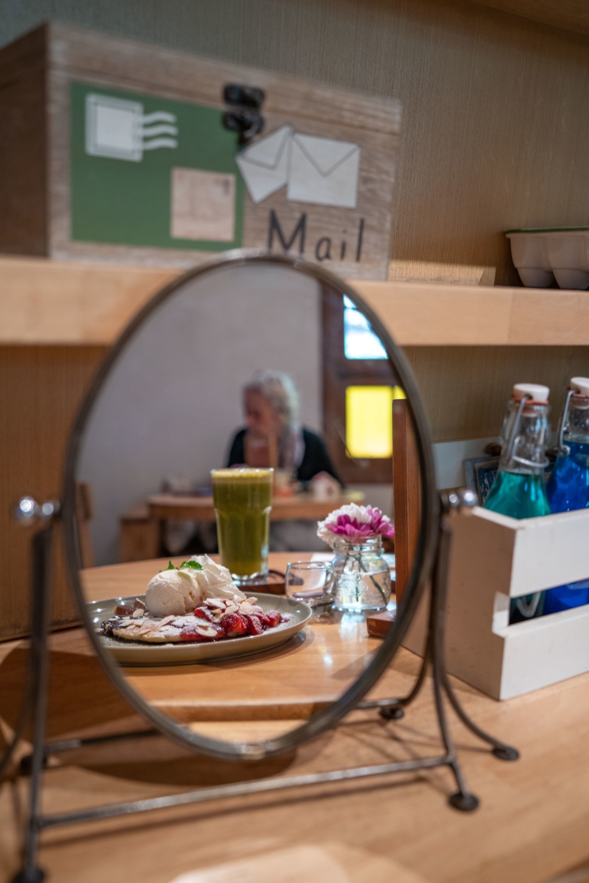 Hummingbird eatery