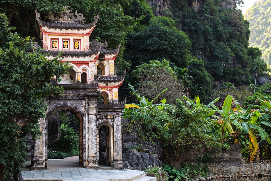 Bich Dong Pagoda entrance