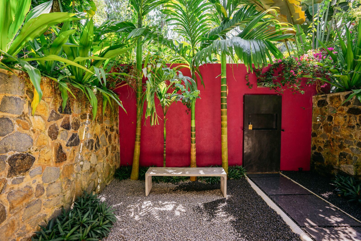 Outdoors bathrooms - my favorite!
