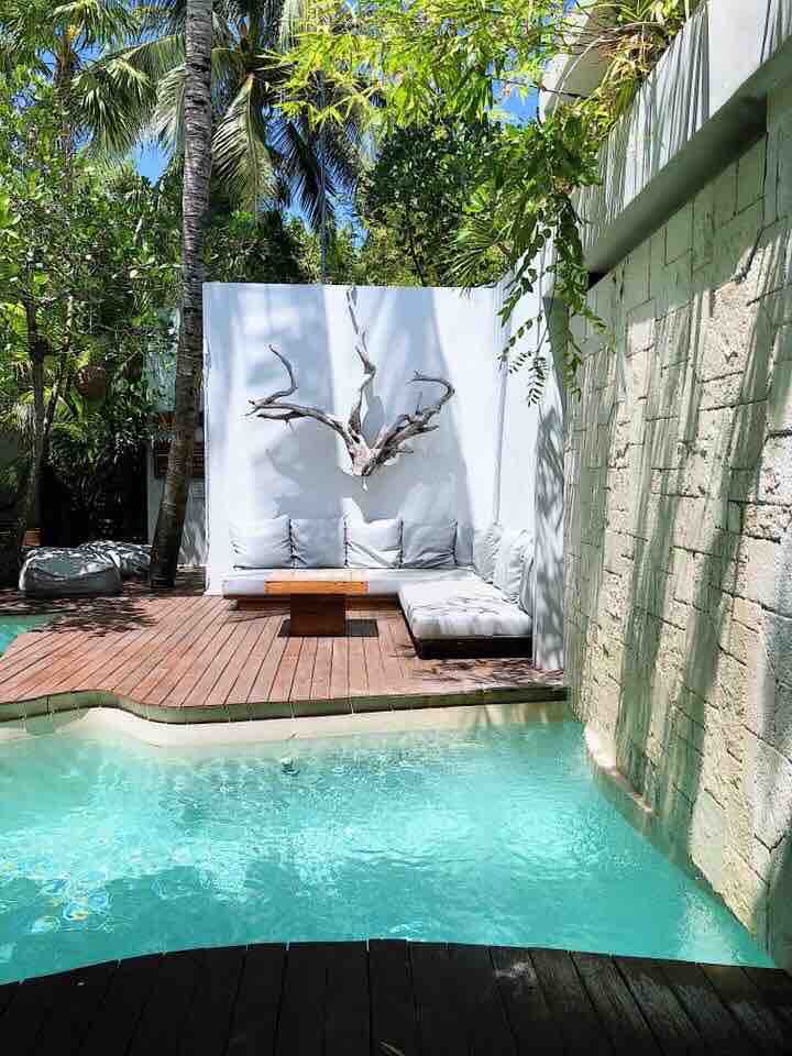Swimming pool