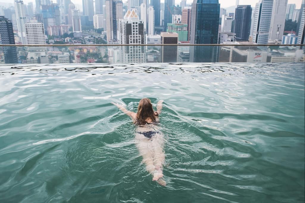 Infinity pool