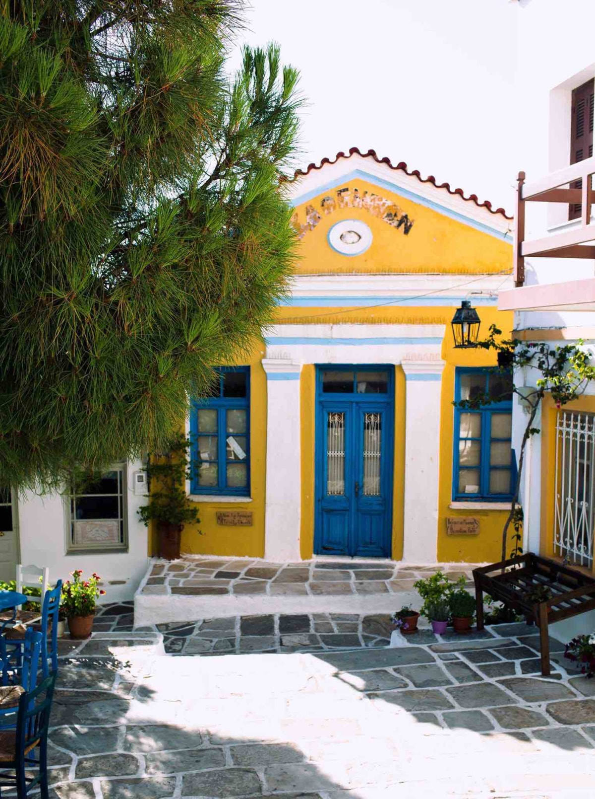 Beautiful architecture of Lefkes.