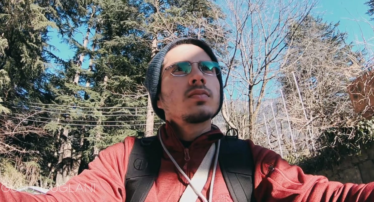 riding bike thorugh old manali
