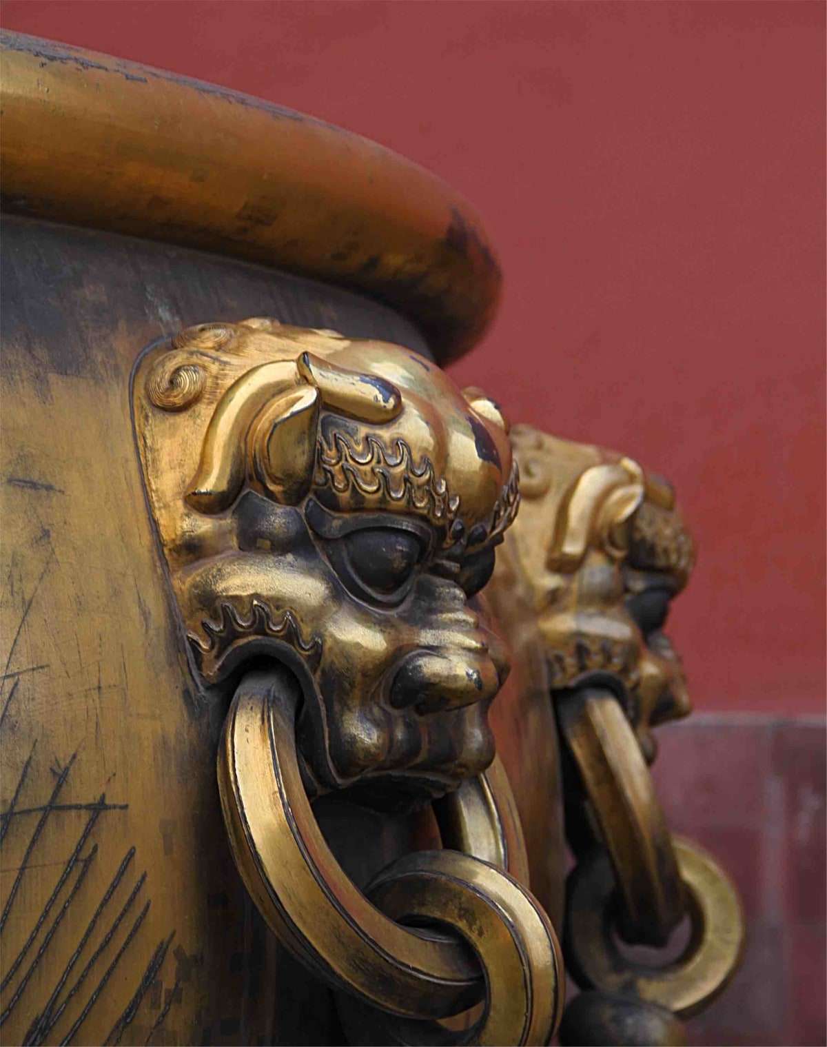 Foo Dog handle on a Cistern