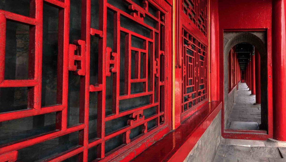 Corridor and window design