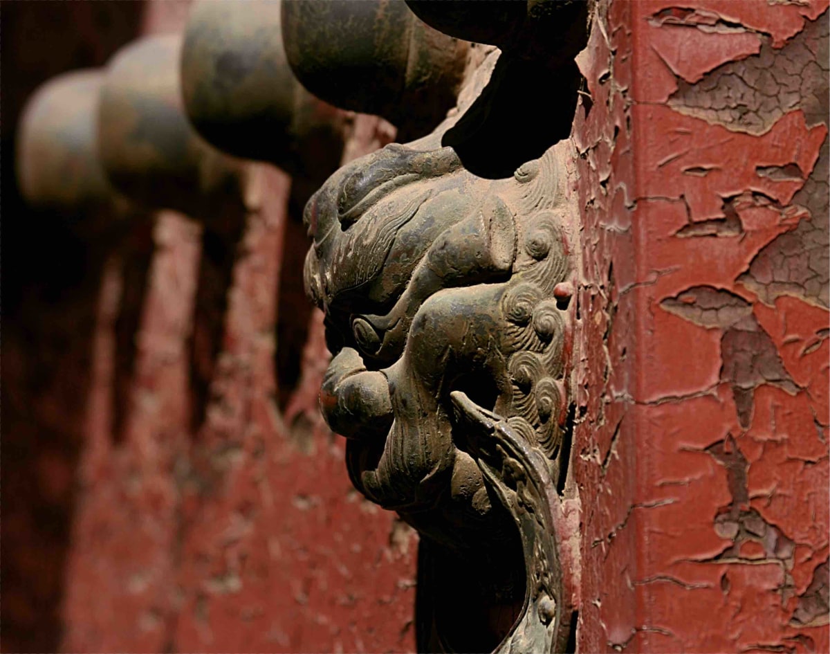 Foo Dog door detail