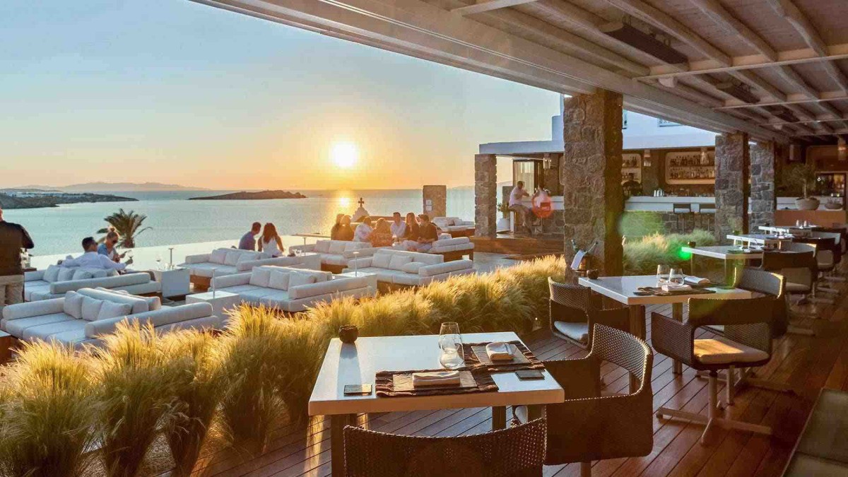 Bill \x26 Coo\x27s gourmet on-site restaurant