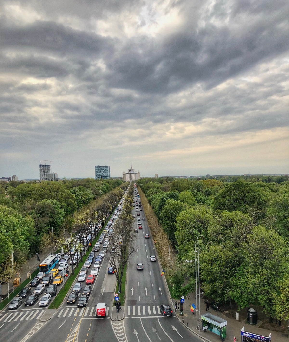 View on the top of The triumph arch