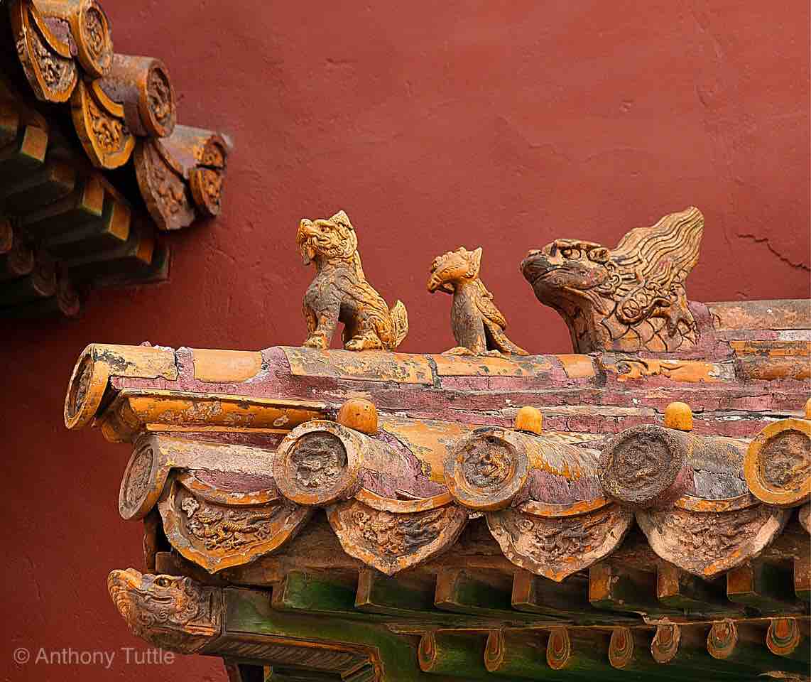 Roof Line Statuettes