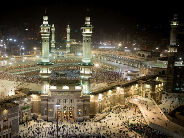 Discover the Best Umrah Packages for 2026 with Salah Travels