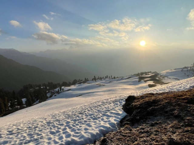 Dayara Bugyal Trek Best Time - Weather & Temperature Guide