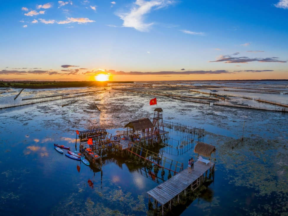 Sunset on Tam Giang Lagoon Tour