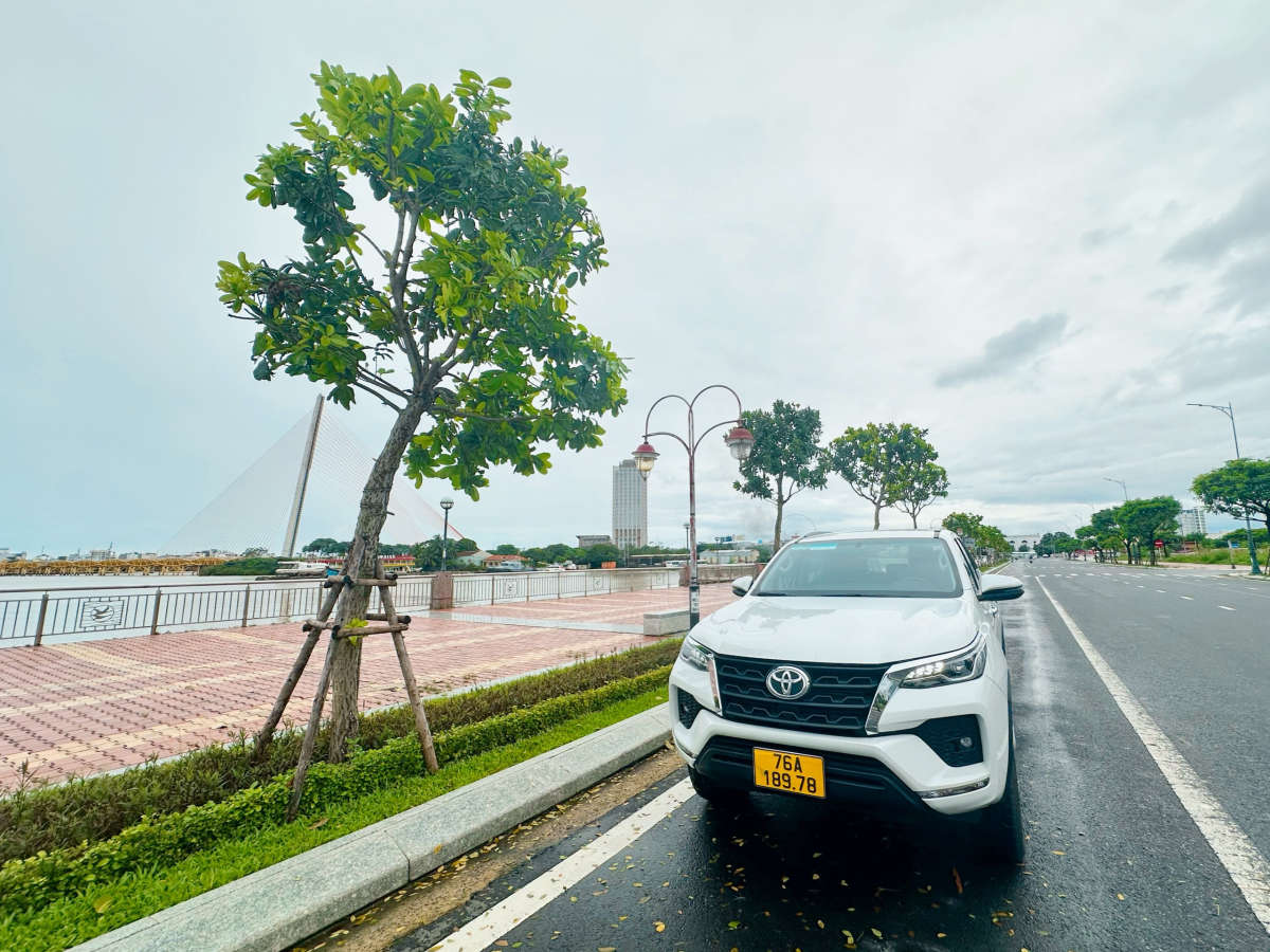 Hue to Ba Na Hills private car
