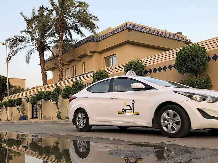 Comfortable and Reliable Transport with Saudi Umrah Taxi
