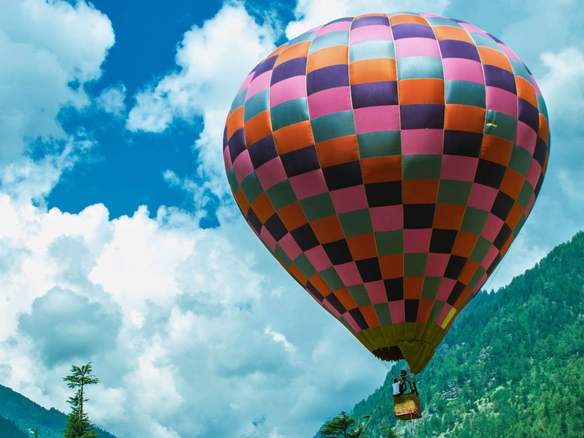 Floating Over the Himalayas: My Magical Hot Air Balloon Ride in Manali