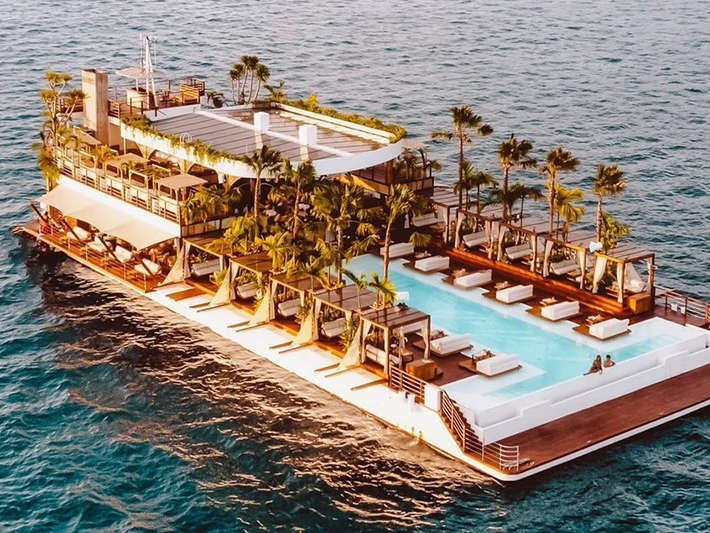 Yona Beach Club Phuket – Thailand’s Floating Beach Club Experience