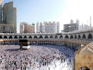 Experience Affordable Umrah Packages 2025 with the Best Umrah Travel Agency from New York