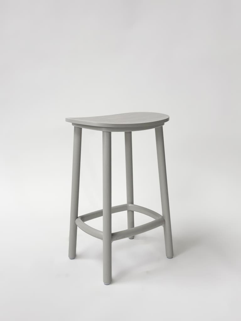CRUSO Tabouret en bois de chêne gris - 65cm product image 1