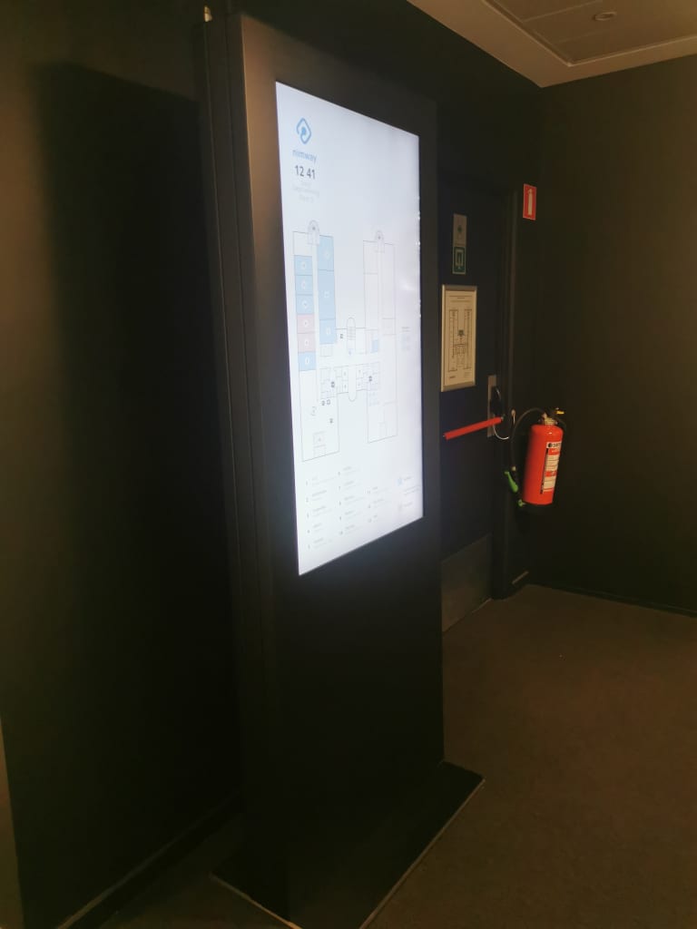 Zwart Metalen Interactief Digitaal Signagebord product image 1