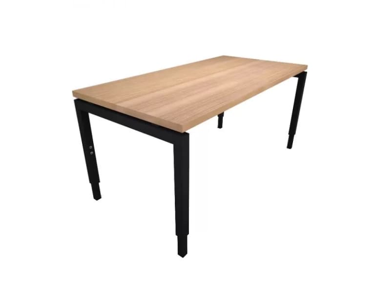 Houten bureau met zwarte poten, toegang tot bovenblad en kabelmanagement product image 1