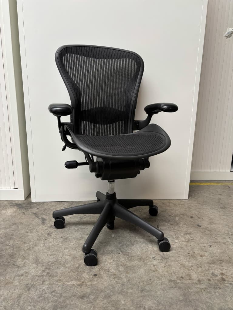 Herman miller Aeron Black mesh taille C product image 1