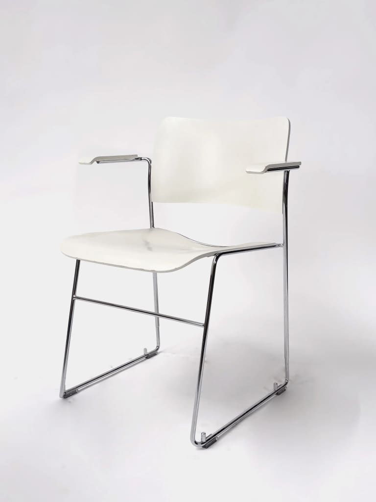 Sledestoel HOWE wit hout en chroom met armleuningen product image 1