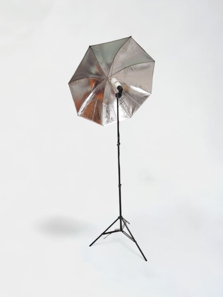 Lampe parapluie noire et argentée product image 1