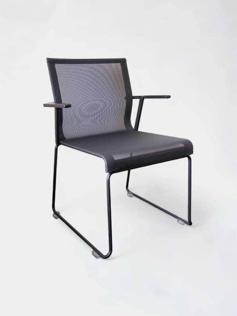 ICF Black Mesh Office Chair avec accoudoirs product image 1