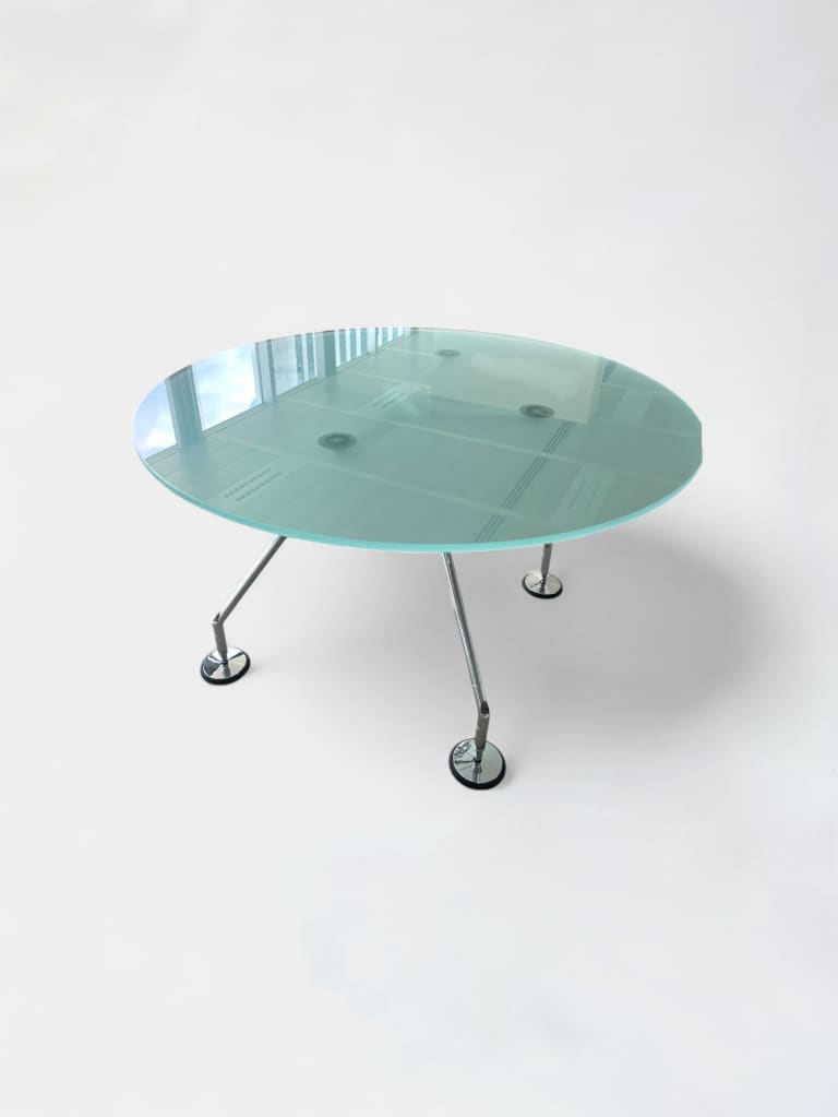 Vitra NORMAN FOSTER 1935 'Nomos' Table pour Tecno 1986 - verre opaque product image 1